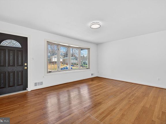 2nd image of 12910 Eloise Ave