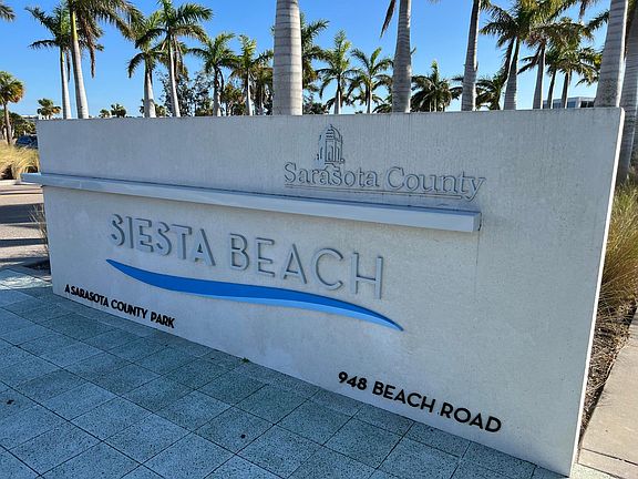 2nd image of 5614 Beach Way Dr
