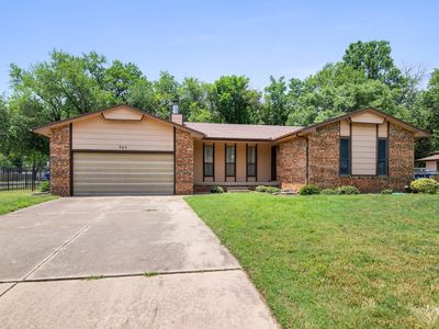 325 S Willow Dr, Derby, KS, 67037