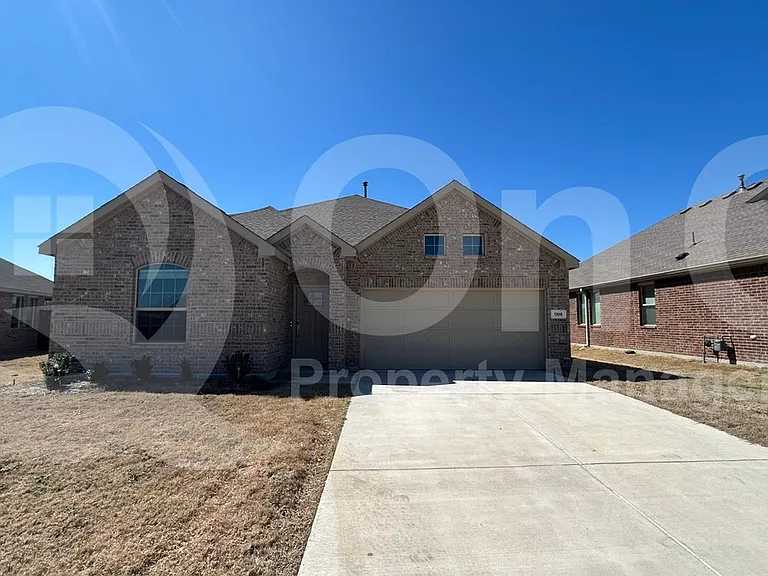1108 Chip St — Photo 2
