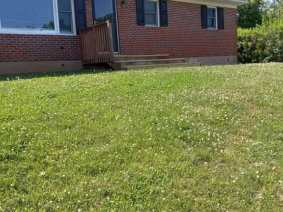 3rd image of 202 Marshall Dr