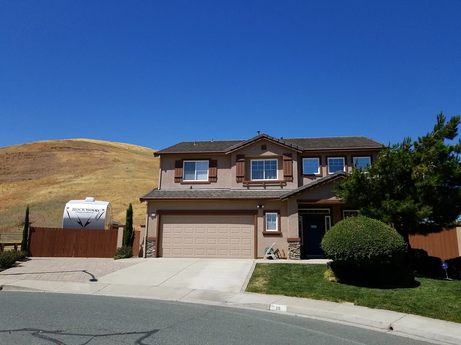 215 Shadybrook Ct photo 1