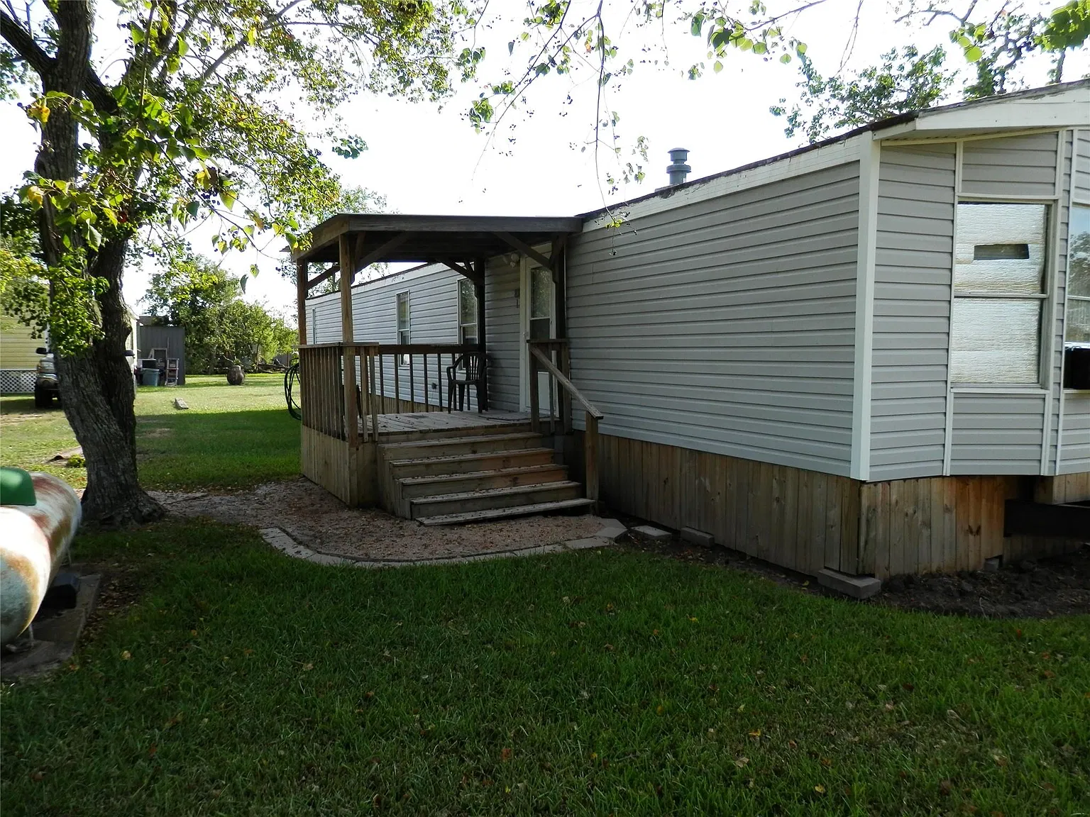 2 bed, 2.0 bath, 924 sqft, $1,300 — Photo 2