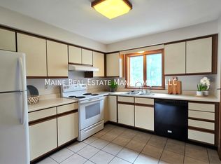 7 Hartley St APT 5, Lewiston, ME 04240