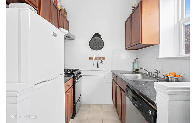 Rented by Douglas Elliman | media 9