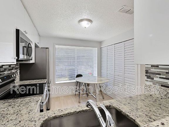 4th image of 4905 Silver Oaks Vlg