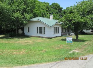 104 Spring St, Petersburg, TN 37144