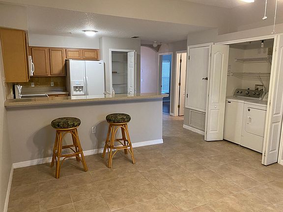 3rd image of 700 Seabrook Ct Unit 102