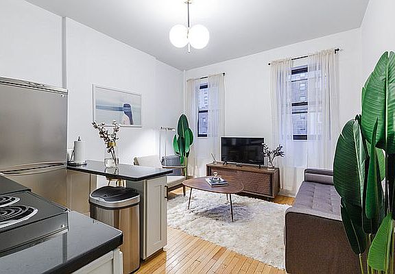 3rd image of 885 9th Ave APT 4F