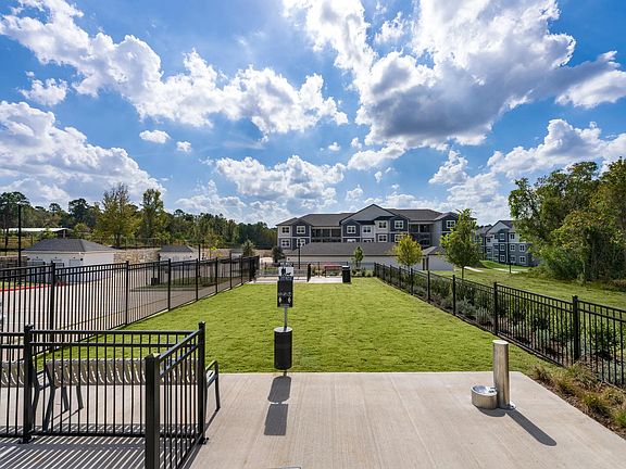 Let your furry friends run free and live their best lives at Beckett West Fork!