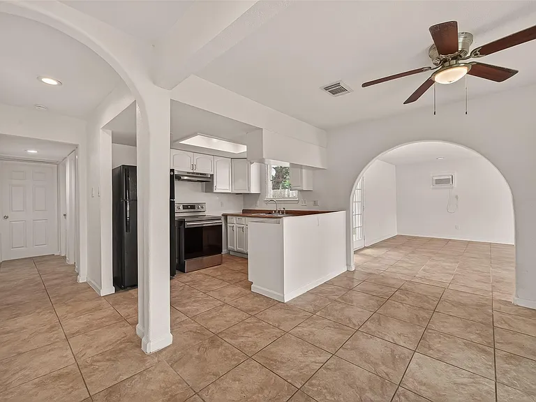6311 Tall Willow Dr — Photo 6