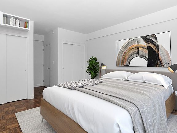 3rd image of 210 E 58th St APT 10A
