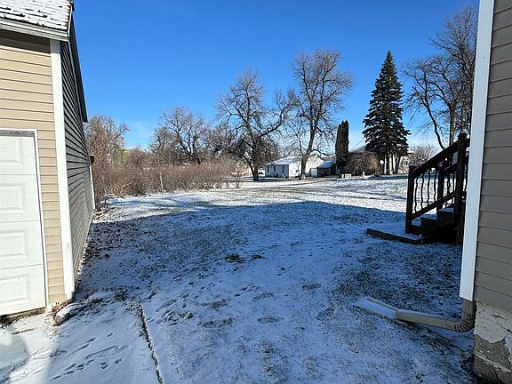 3rd image of 306 Lake Ave