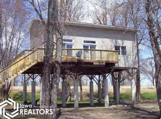 305 Edgewater Rd, Burlington, IA 52601