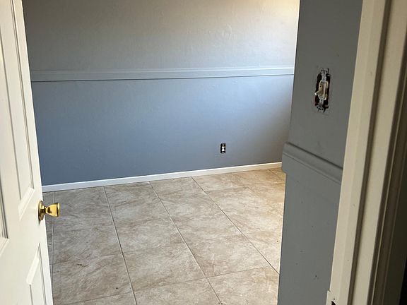 5th image of 1216 Roberta Ct