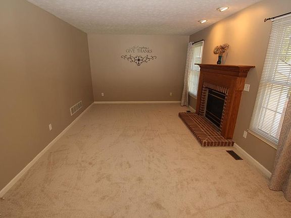 3rd image of 38 Clearwater Dr