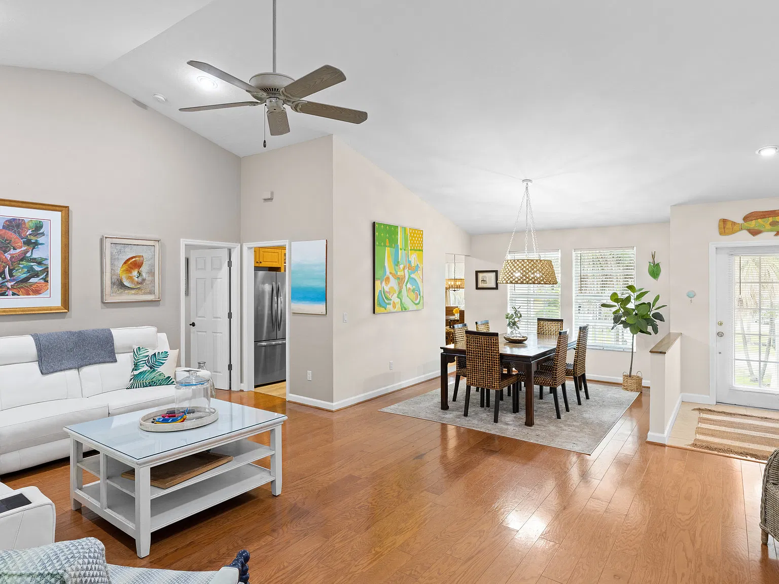 3 bed, 1726 sqft, $3,500 — Photo 4