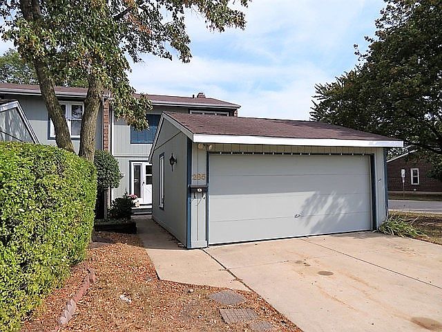 2nd image of 285 Edgewater Dr