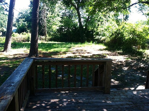 3rd image of 2919 Lauradale Ln