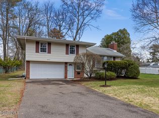 55 Montrose Dr, Delmar, NY 12054