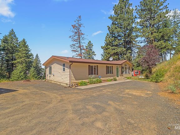 3rd image of 40936 Bobcat Ln