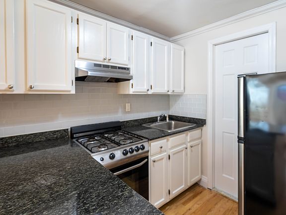 4th image of 46 E 1st St #D1
