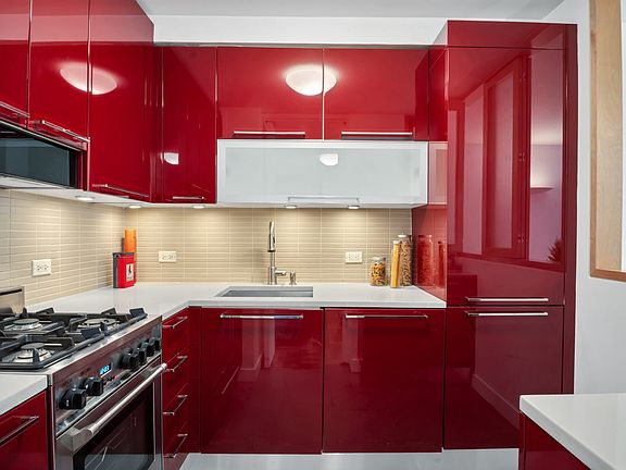 2nd image of 230 E 15th St APT 3M