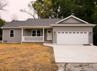425 N Center St, Marine, IL
