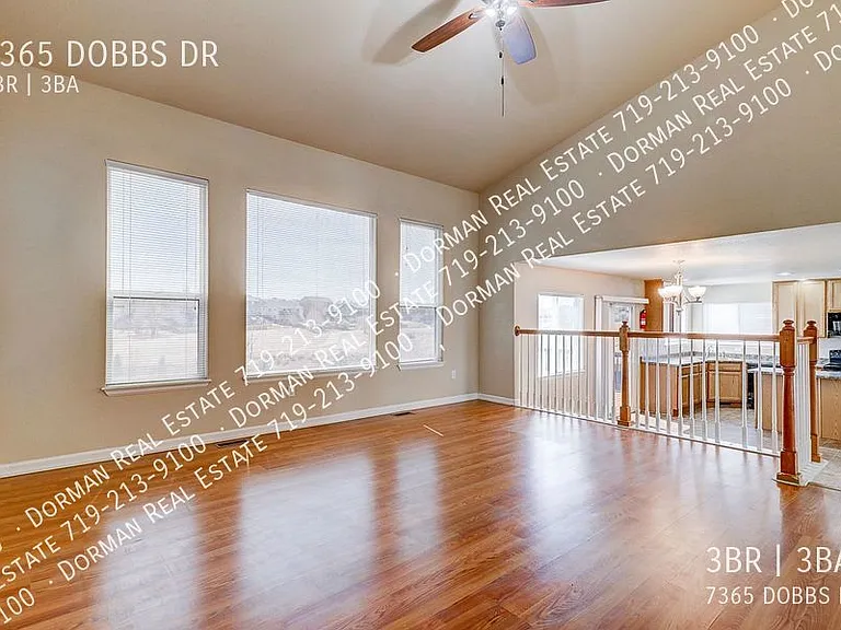 7365 Dobbs Dr — Photo 4