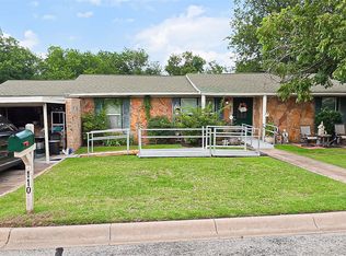 110 N Cherry Ln, Granbury, TX 76048