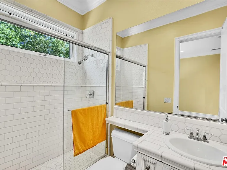 29734 Mulholland Hwy — Photo 34