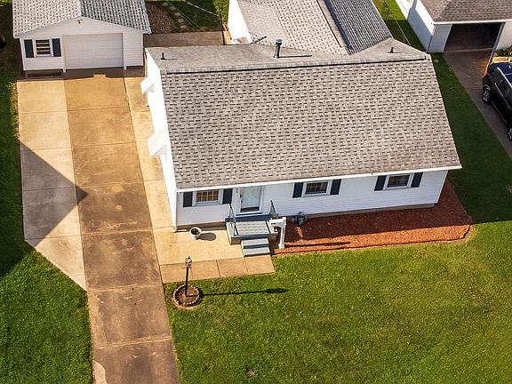 3rd image of 2606 E Missouri St
