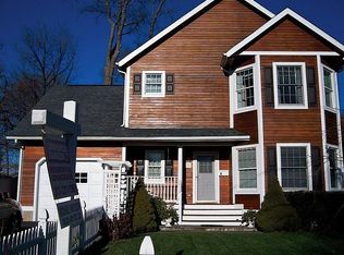 4 Blackstone Dr, Norwalk, CT 06855