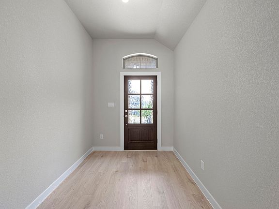 5th image of 8012 Shining Flor Run