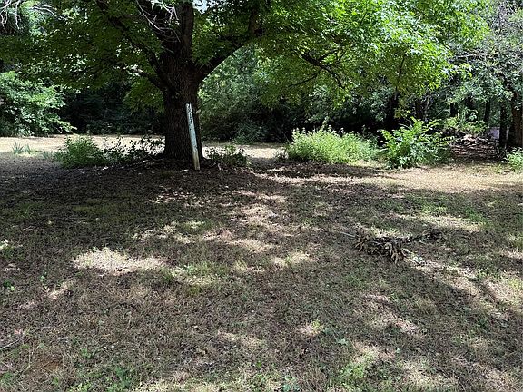 3rd image of 7813 Lowery Rd