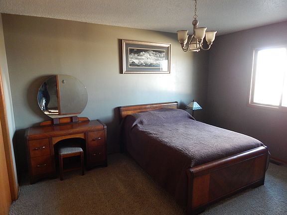 3rd image of 629 Ken Ct