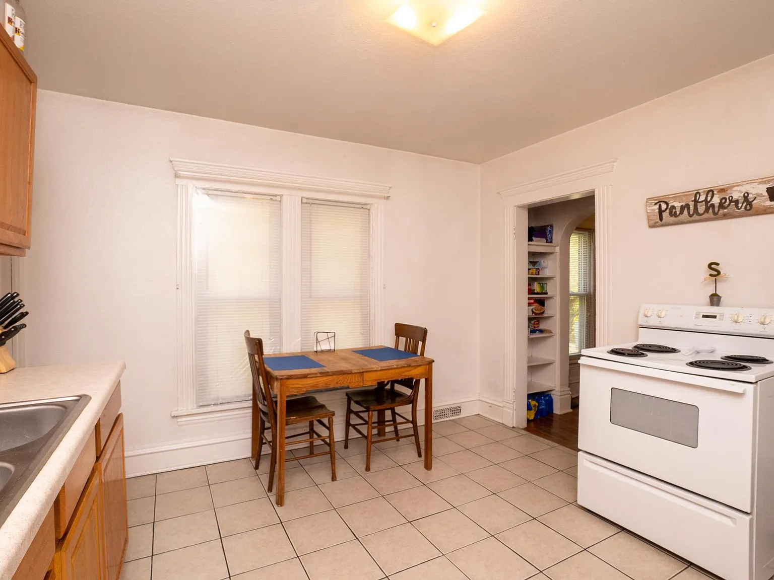 1 bed, 1000 sqft, $895 — Photo 1