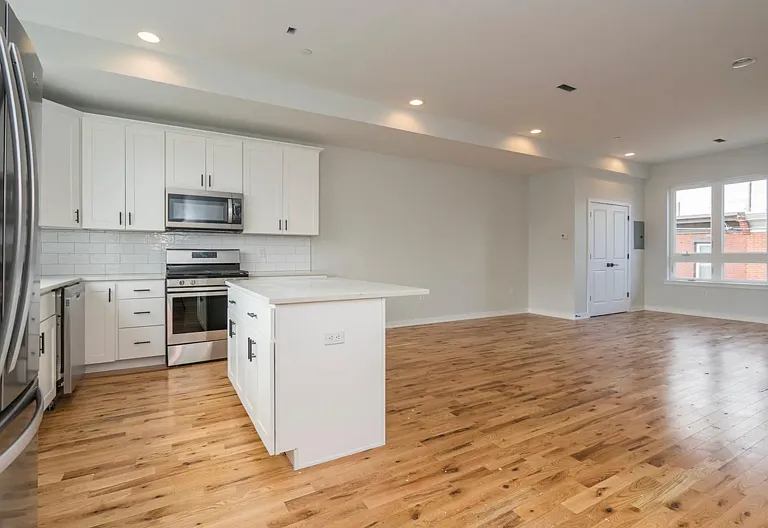 2534 Alter St #B — Photo 2