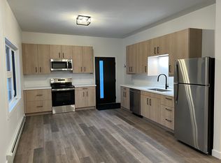 207 6th St #3, Duluth, MN 55810