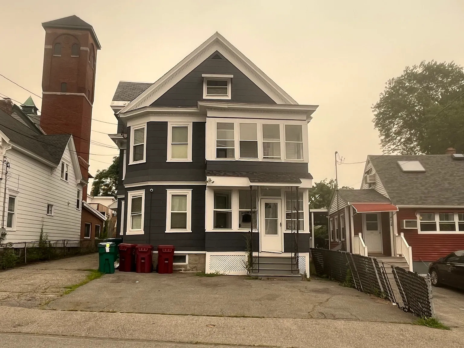 3 bed, 1400 sqft, $2,800 — Photo 2