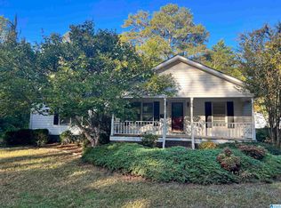 624 Kelly Lynn Dr, Anniston, AL 36207