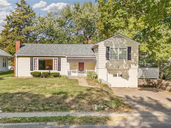 2211 Lovers Ln, Saint Joseph, MO 64505