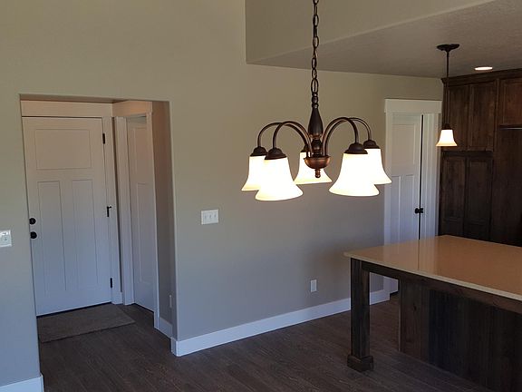5th image of 866 W Mountain Peak Dr