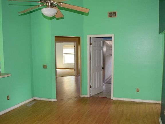 5th image of 543 Rapid Falls Dr