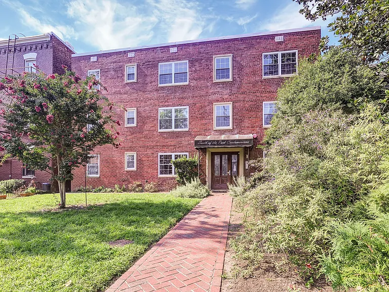 1411 Massachusetts Ave SE #6 — Photo 2