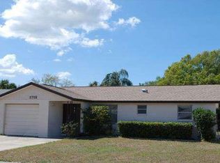 1712 10th St SW, Seminole, FL 33778