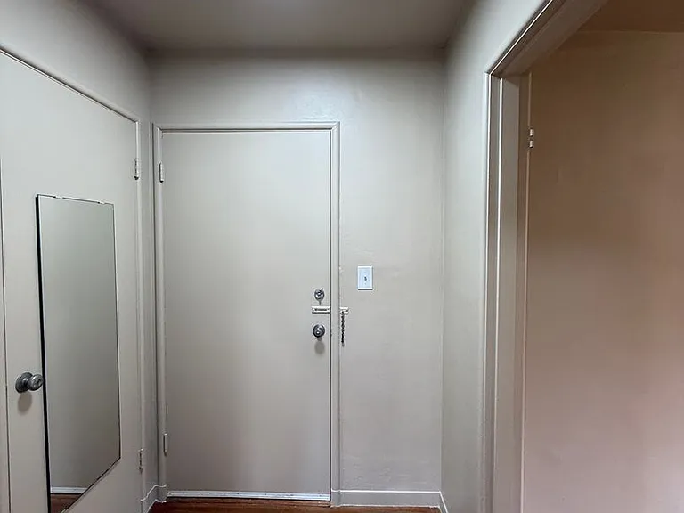 1526 Arch St — Photo 8