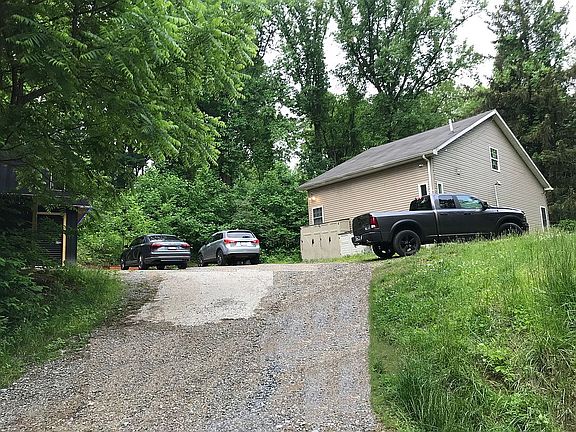 2nd image of 124 Charlotte Ln