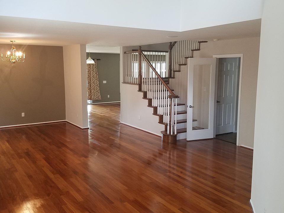 1st image of 29833 Old Sycamore Ln