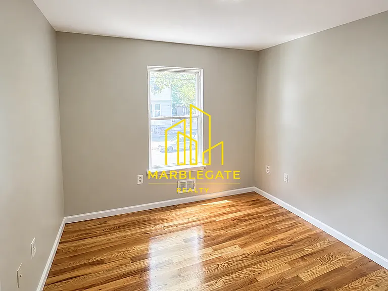 509 S 19th St #11 — Photo 5